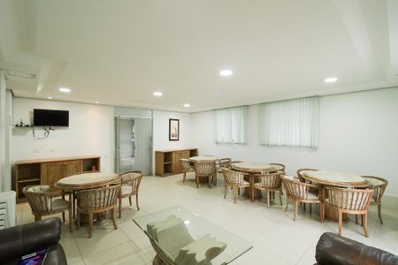 Apartamento à venda com 167m², 4 quartos e 2 vagas Apartamento à venda com 167m², 4 quartos e 2 vagasSalão de Festas