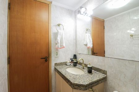 Apartamento à venda com 167m², 4 quartos e 2 vagas Apartamento à venda com 167m², 4 quartos e 2 vagasBanheiro Social