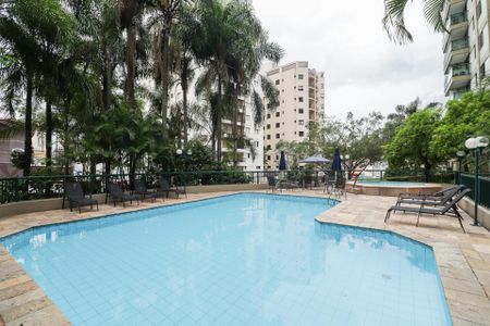 Apartamento à venda com 167m², 4 quartos e 2 vagas Apartamento à venda com 167m², 4 quartos e 2 vagasPiscina