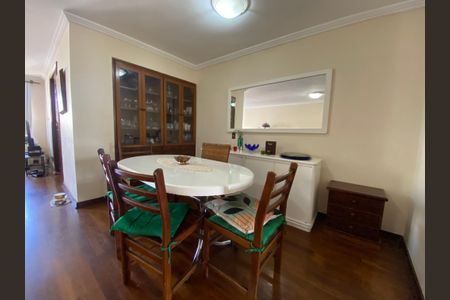 Apartamento à venda com 160m², 3 quartos e 2 vagasSala