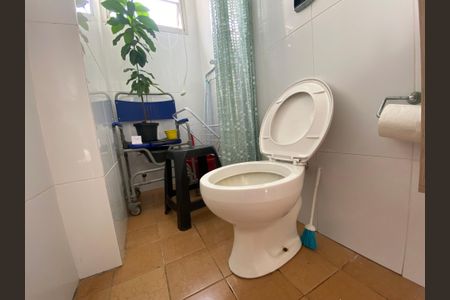 Apartamento à venda com 160m², 3 quartos e 2 vagasBanheiro de Serviço