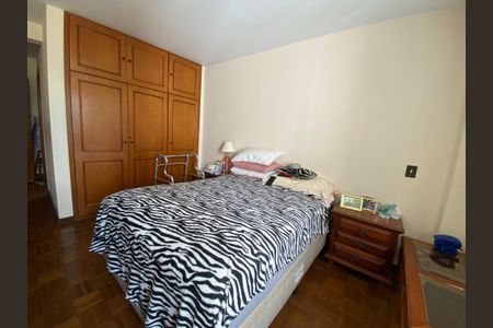 Apartamento à venda com 160m², 3 quartos e 2 vagasQuarto 1