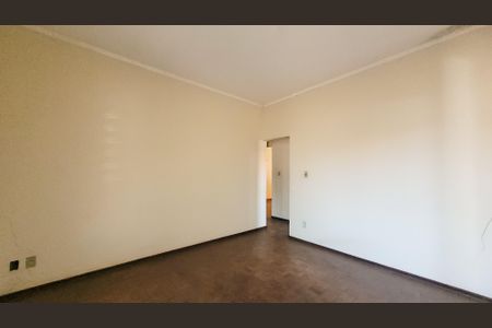 Casa à venda com 256m², 4 quartos e 3 vagas Casa à venda com 256m², 4 quartos e 3 vagasSala