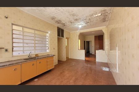 Casa à venda com 256m², 4 quartos e 3 vagas Casa à venda com 256m², 4 quartos e 3 vagasCozinha