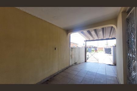 Casa à venda com 256m², 4 quartos e 3 vagas Casa à venda com 256m², 4 quartos e 3 vagasGaragem