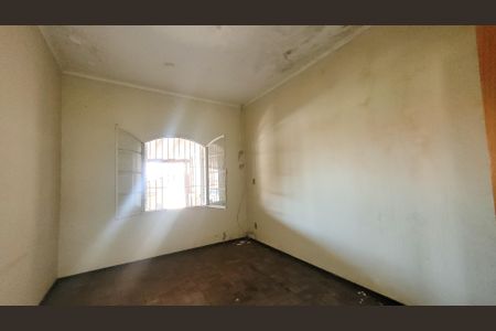 Casa à venda com 256m², 4 quartos e 3 vagas Casa à venda com 256m², 4 quartos e 3 vagasQuarto1