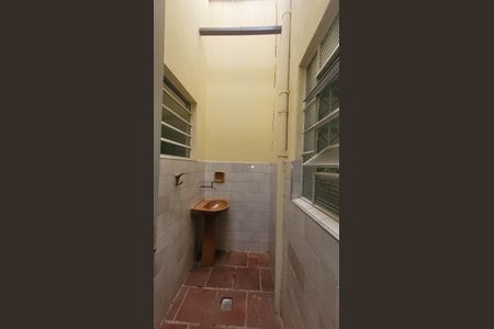 Casa à venda com 256m², 4 quartos e 3 vagas Casa à venda com 256m², 4 quartos e 3 vagasLavanderia