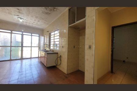 Casa à venda com 256m², 4 quartos e 3 vagas Casa à venda com 256m², 4 quartos e 3 vagasCozinha