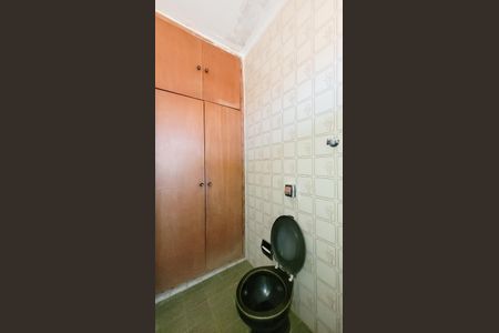 Casa à venda com 256m², 4 quartos e 3 vagas Casa à venda com 256m², 4 quartos e 3 vagasBanheiro da Suite