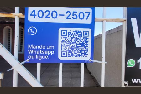 Casa à venda com 256m², 4 quartos e 3 vagas Casa à venda com 256m², 4 quartos e 3 vagasPlaquinha