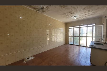 Casa à venda com 256m², 4 quartos e 3 vagas Casa à venda com 256m², 4 quartos e 3 vagasCozinha