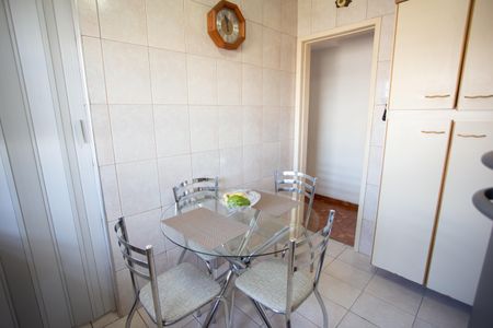Apartamento à venda com 83m², 2 quartos e sem vagaCOZINHA