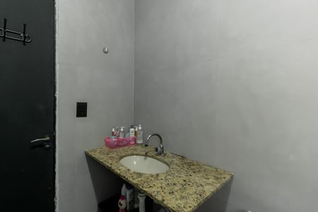 Casa à venda com 107m², 3 quartos e 1 vagaBanheiro