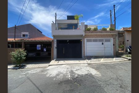 Casa à venda com 107m², 3 quartos e 1 vagaFachada 