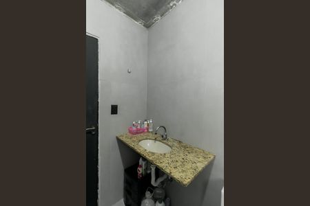 Casa à venda com 107m², 3 quartos e 1 vagaBanheiro