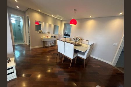 Apartamento à venda com 76m², 2 quartos e 2 vagasFoto 03