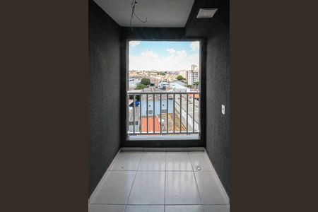 Apartamento para alugar com 32m², 2 quartos e sem vaga Apartamento para alugar com 32m², 2 quartos e sem vagaVaranda