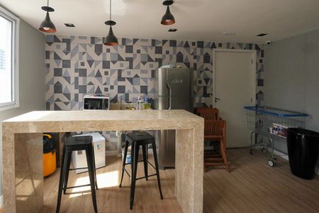 Apartamento para alugar com 32m², 2 quartos e sem vaga Apartamento para alugar com 32m², 2 quartos e sem vagaÁrea comum - Salão de festas