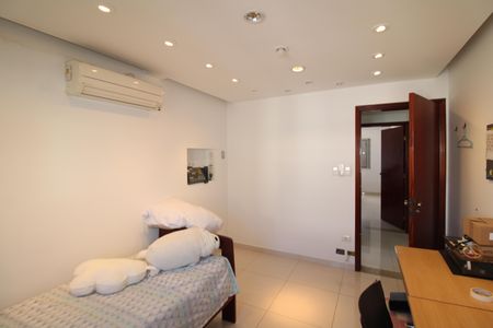 Casa à venda com 315m², 4 quartos e 8 vagasQuarto 3