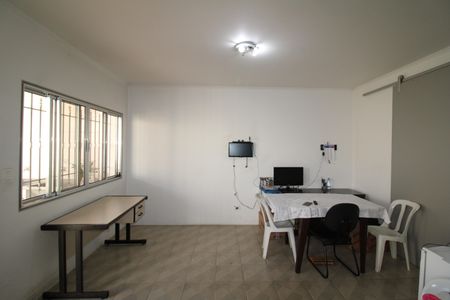 Casa à venda com 315m², 4 quartos e 8 vagasCozinha