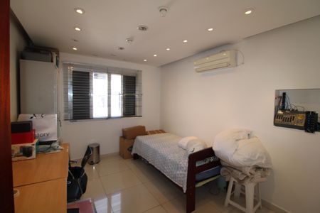 Casa à venda com 315m², 4 quartos e 8 vagasQuarto 3