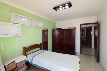 Casa à venda com 315m², 4 quartos e 8 vagasQuarto 2