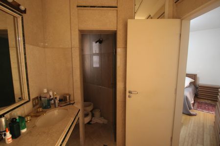 Apartamento para alugar com 355m², 4 quartos e 4 vagasQuarto 4 - Banheiro