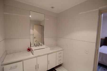 Apartamento para alugar com 355m², 4 quartos e 4 vagasQuarto 2 - Banheiro
