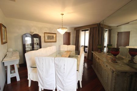 Apartamento para alugar com 355m², 4 quartos e 4 vagasSala