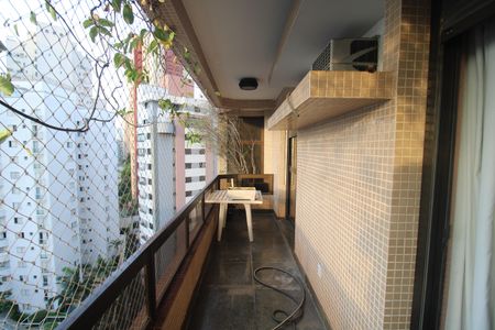 Apartamento para alugar com 355m², 4 quartos e 4 vagasQuarto 3 - Varanda