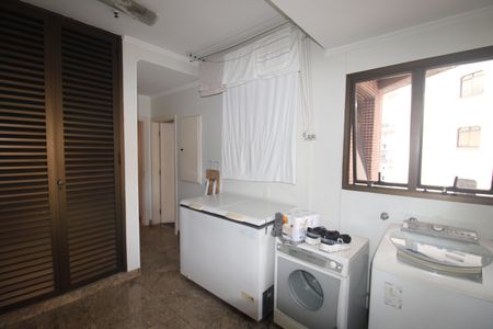Apartamento para alugar com 355m², 4 quartos e 4 vagasÁrea de Serviço