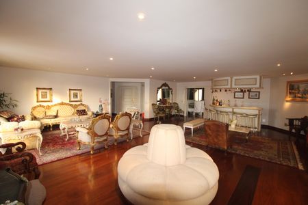 Apartamento para alugar com 355m², 4 quartos e 4 vagasSala