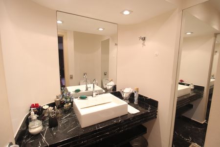 Apartamento para alugar com 355m², 4 quartos e 4 vagasÁrea de Serviço - Banheiro