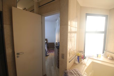 Apartamento para alugar com 355m², 4 quartos e 4 vagasQuarto 4 - Banheiro