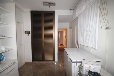 Apartamento para alugar com 355m², 4 quartos e 4 vagasÁrea de Serviço