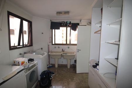 Apartamento para alugar com 355m², 4 quartos e 4 vagasÁrea de Serviço