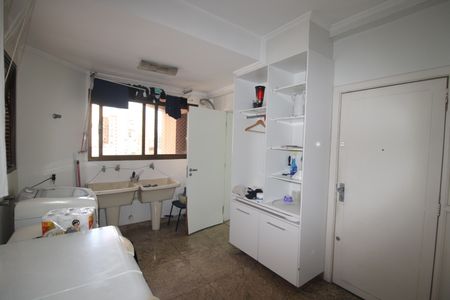 Apartamento para alugar com 355m², 4 quartos e 4 vagasÁrea de Serviço