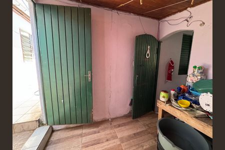 Casa à venda com 120m², 4 quartos e 1 vagaÁrea de Serviço