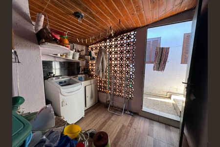 Casa à venda com 120m², 4 quartos e 1 vagaÁrea de Serviço