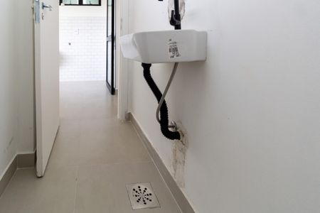 Apartamento à venda com 110m², 2 quartos e 1 vaga Apartamento à venda com 110m², 2 quartos e 1 vagaBanheiro de serviço