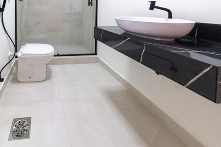 Apartamento à venda com 110m², 2 quartos e 1 vaga Apartamento à venda com 110m², 2 quartos e 1 vagaBanheiro da Suíte