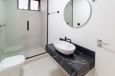 Apartamento à venda com 110m², 2 quartos e 1 vaga Apartamento à venda com 110m², 2 quartos e 1 vagaBanheiro da Suíte