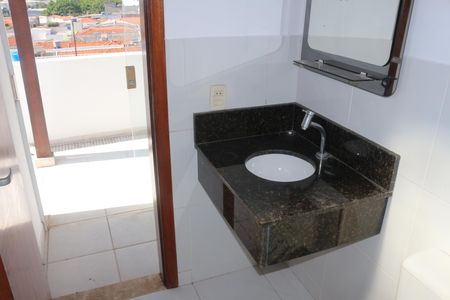 Casa à venda com 124m², 3 quartos e 1 vagaBanheiro 1