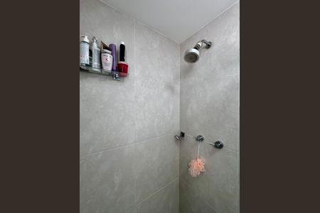 Apartamento à venda com 68m², 2 quartos e 2 vagas Apartamento à venda com 68m², 2 quartos e 2 vagasBanheiro Suíte