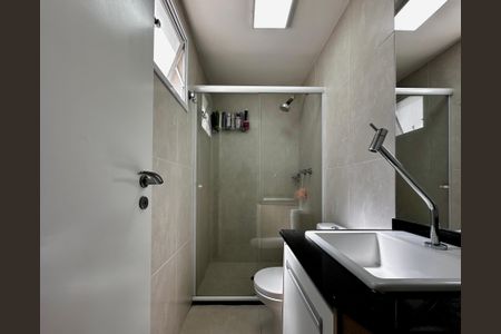 Apartamento à venda com 68m², 2 quartos e 2 vagas Apartamento à venda com 68m², 2 quartos e 2 vagasBanheiro Suíte