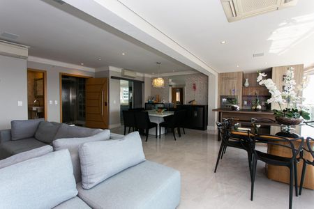 Apartamento para alugar com 173m², 3 quartos e 6 vagas Apartamento para alugar com 173m², 3 quartos e 6 vagasSala