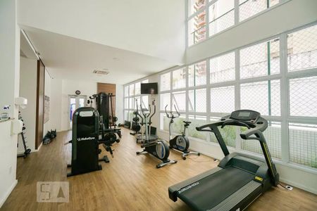 Apartamento para alugar com 173m², 3 quartos e 6 vagas Apartamento para alugar com 173m², 3 quartos e 6 vagasÁrea comum - Academia