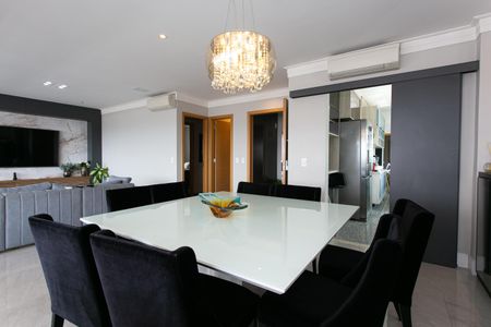 Apartamento para alugar com 173m², 3 quartos e 6 vagas Apartamento para alugar com 173m², 3 quartos e 6 vagasSala