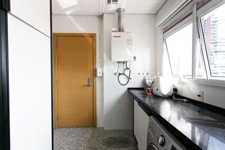 Apartamento para alugar com 173m², 3 quartos e 6 vagas Apartamento para alugar com 173m², 3 quartos e 6 vagasÁrea de Serviço