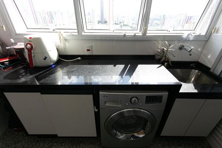 Apartamento para alugar com 173m², 3 quartos e 6 vagas Apartamento para alugar com 173m², 3 quartos e 6 vagasÁrea de Serviço